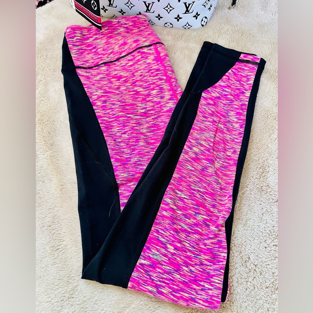 EUC Victoria’s Secret VSX Sport‎ Knockout Tight Leggings Size M